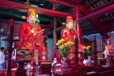 Two statues in very Chinese style