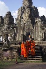monks in front of Bayon, posing
